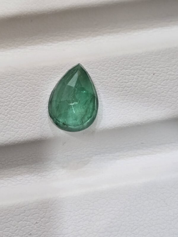 Emerald 2.75 carat 3.05 ratti