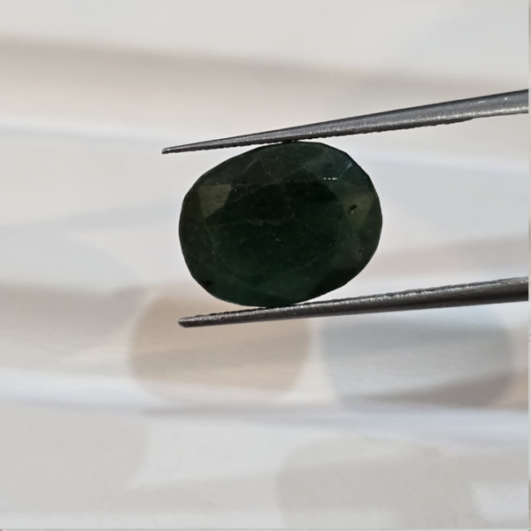 Emerald 5.70 carat (6.50 ratti)