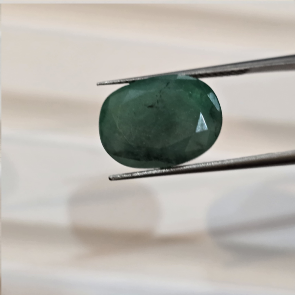 Emerald 6.05 carat (6.55 ratti)