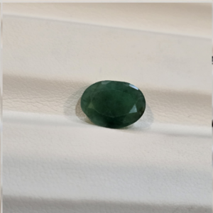 Emerald 2.45 carat (2.66 ratti)