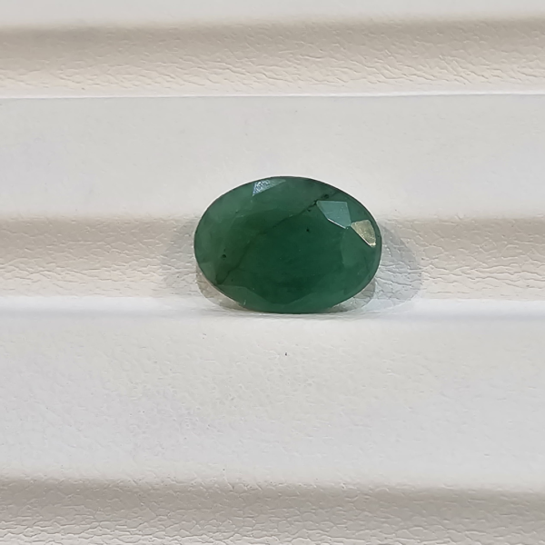 Emerald 3.70 carat (4.11 ratti)