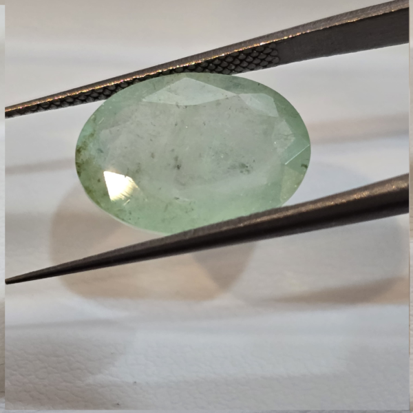 Columbian Emerald 5.35 carat 6.00 ratti