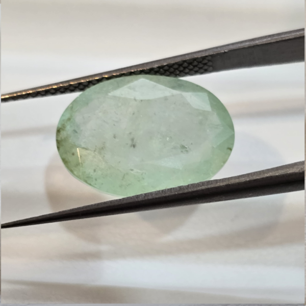 Columbian Emerald 5.35 carat 6.00 ratti