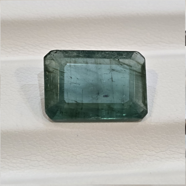 Emerald 5.45 carat 6.05 ratti