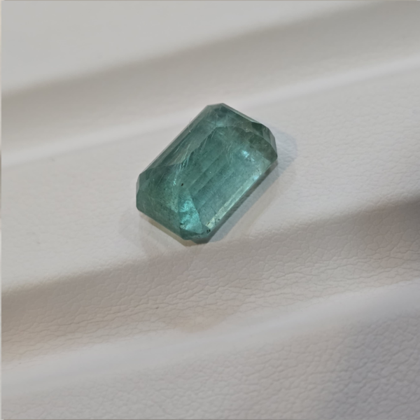 Emerald 4.60 carat 5.11 ratti