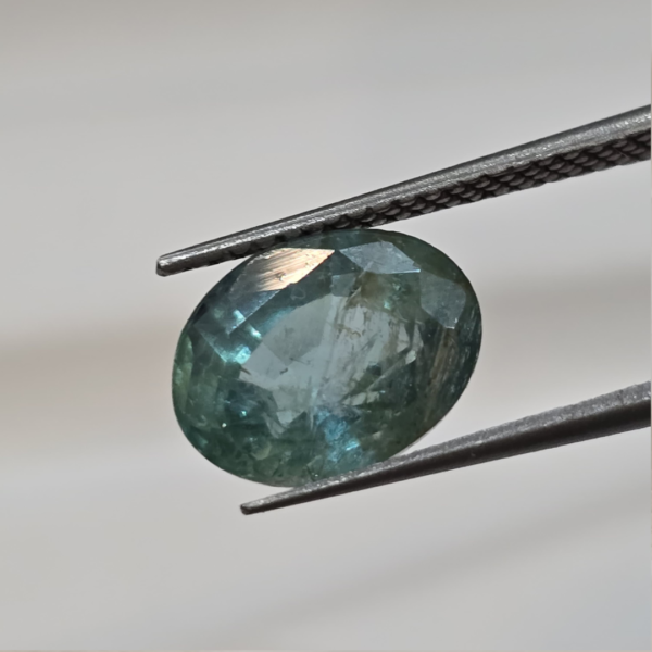 Emerald 2.35 carat 2.61 ratti