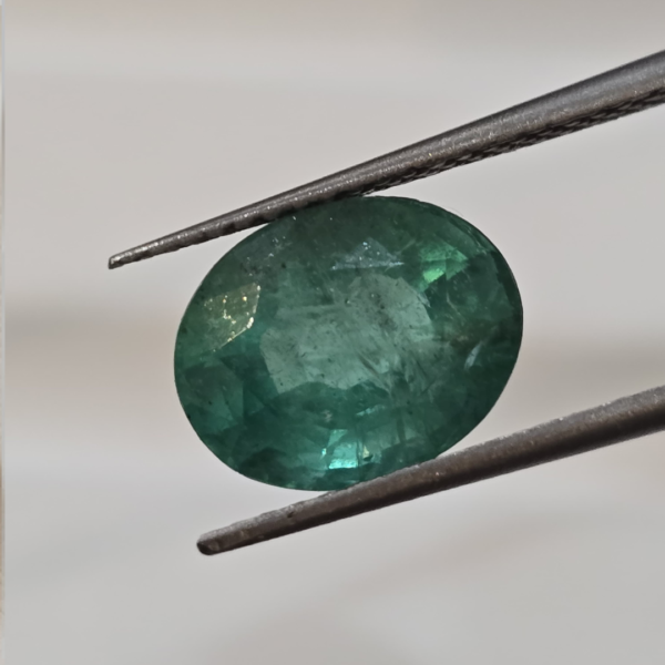 Emerald 2.60 carat 2.88 ratti