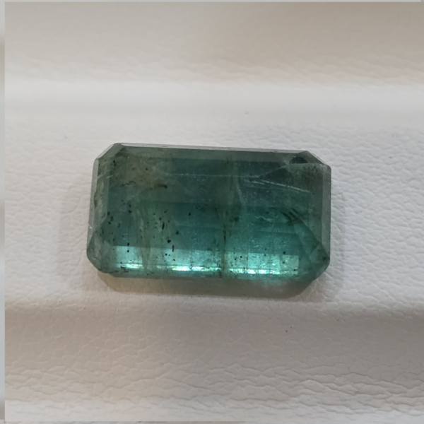 Emerald 4.75 carat 5.25 ratti