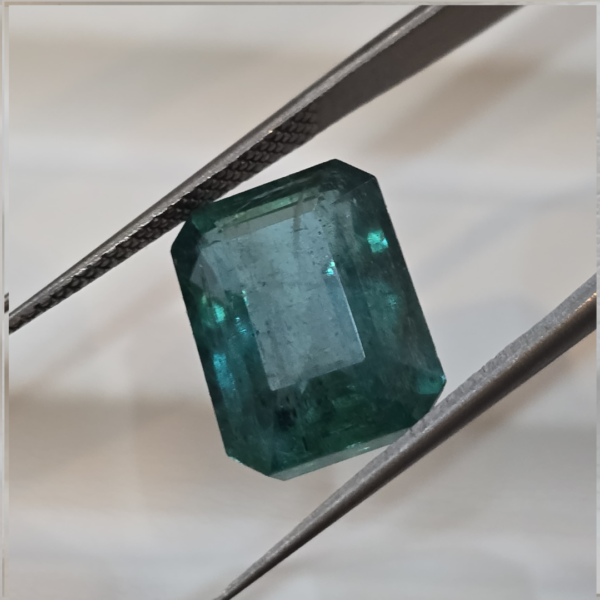 Emerald 7.20 carat 8.00 ratti