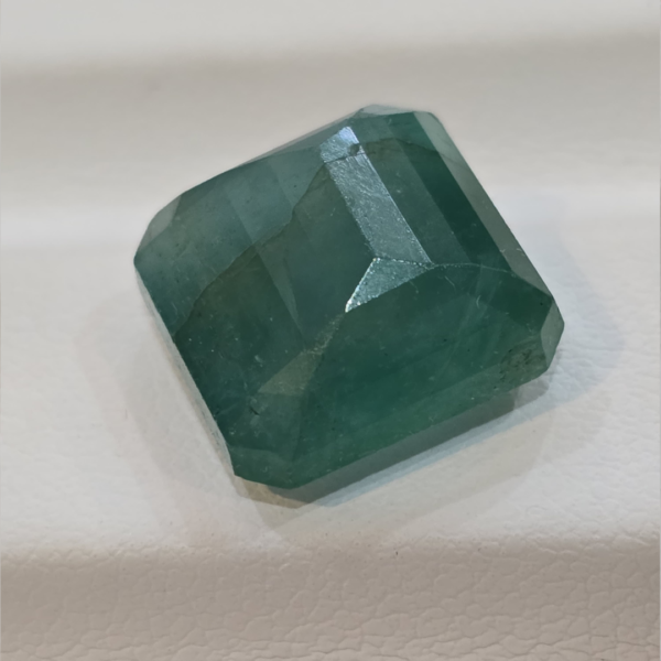 Emerald 8.60 carat 9.55 ratti
