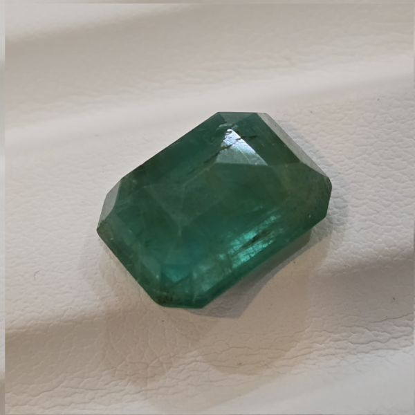 Emerald 6.00 carat 6.50 ratti