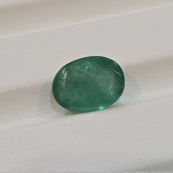 Emerald 4.75 carat 5.25 ratti