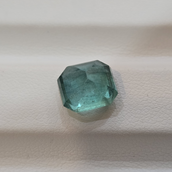 Emerald 3.55 carat 4.00 ratti