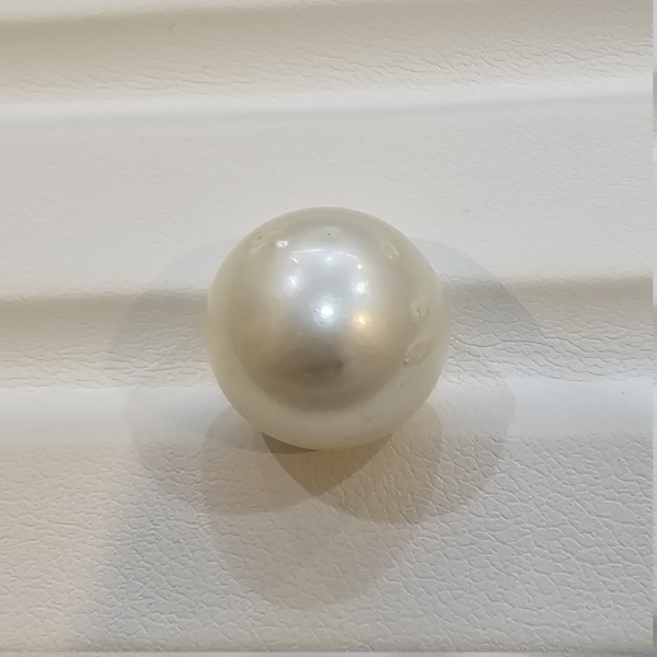 South sea moti pearl 17.55 carat 19.50 ratti