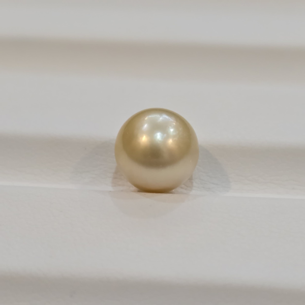South Golden pearl moti 5.70 carat 6.33 ratti