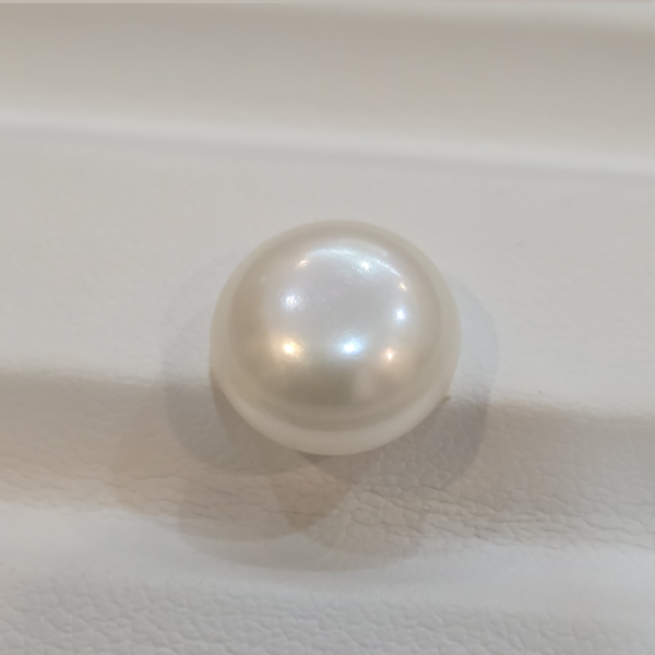 Pearl 4.55 carat 5.05 ratti