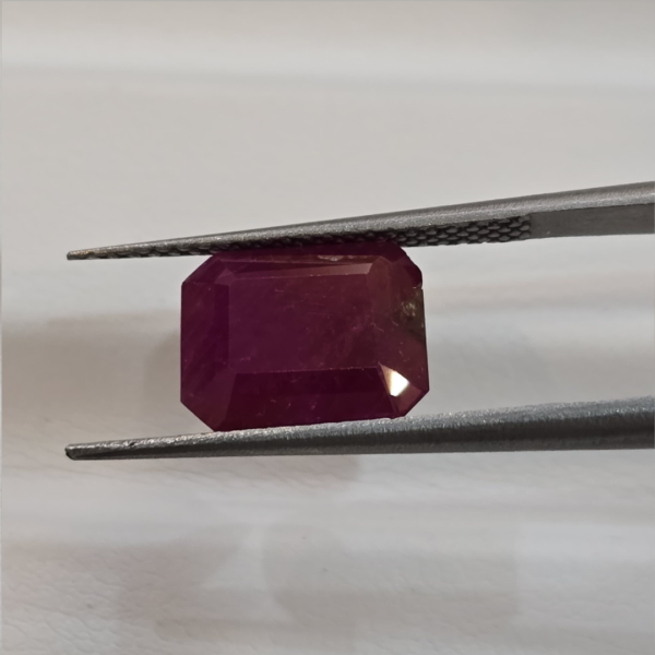 Ruby 5.55 carat 6.16 ratti